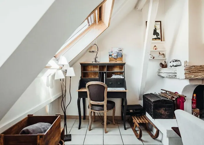 Le White Flat Exceptionnel Proche Lac *